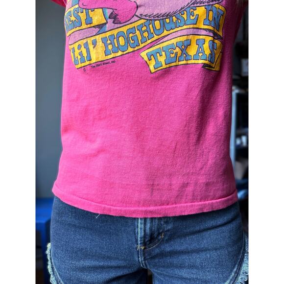 Vintage 80s Dolly Porkin’ Novelty T-Shirt | Hot Pink 50/50 Tee | Texas | Size M - Picture 4 of 12